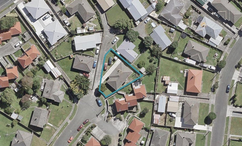 1/13 McBain Grove, Avalon, Lower Hutt - Carousel 1