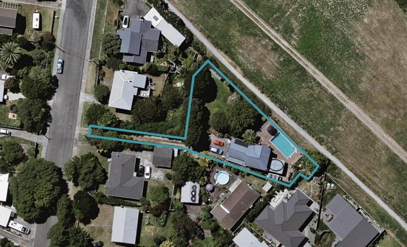 122 Alexander Road, Raumati Beach, Paraparaumu - Carousel 1