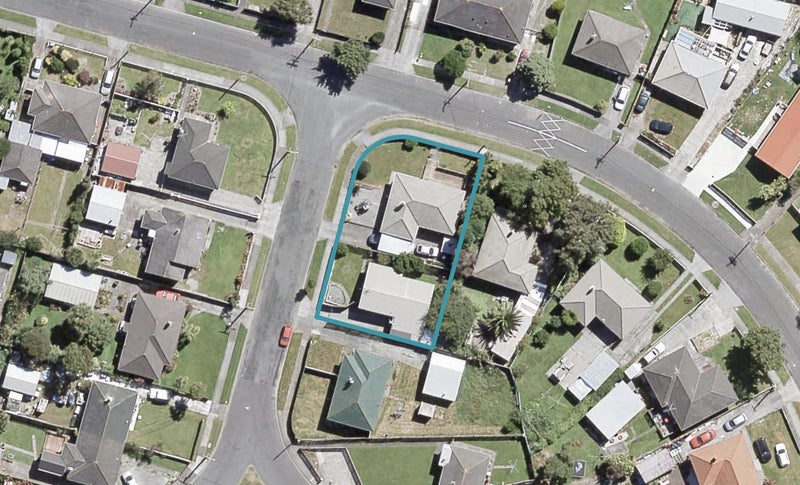 1/8 Buller Grove, Naenae, Lower Hutt - Carousel 1