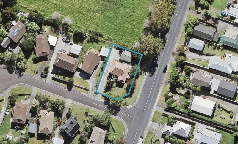 1A Glenbury Place, Massey, Auckland - Carousel 1