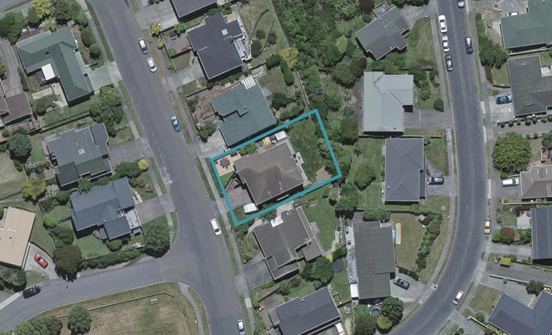 76 Victory Crescent, Tawa, Wellington - Carousel 1