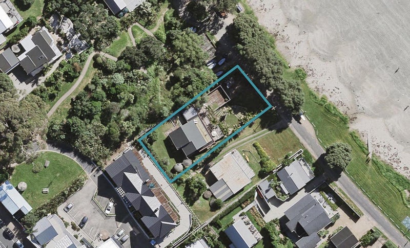 34 Beach Parade, Oneroa, Waiheke Island - Carousel 1