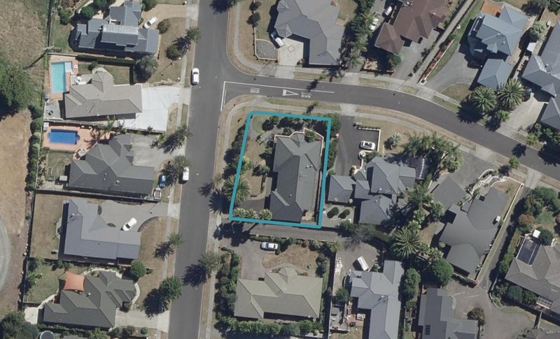 2 Jefferson Heights, Western Heights, Hamilton - Carousel 1