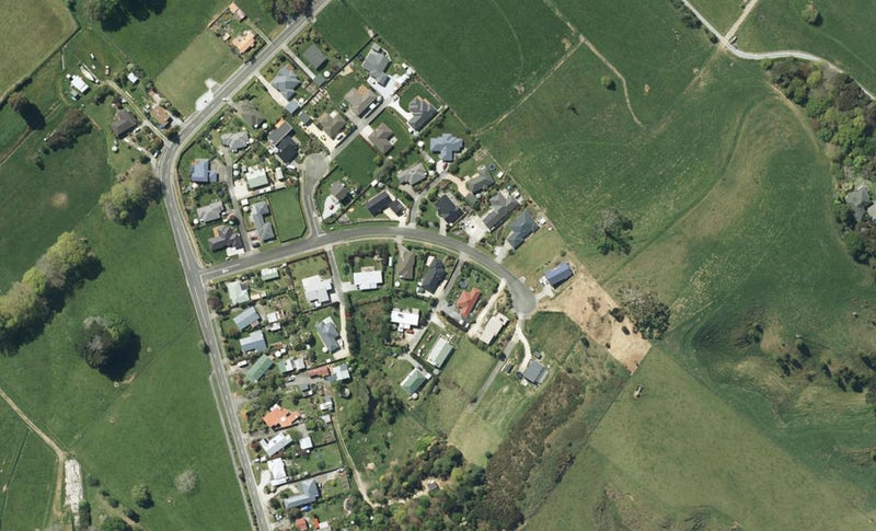 16 Arapeta Place, Takaka - Carousel 1