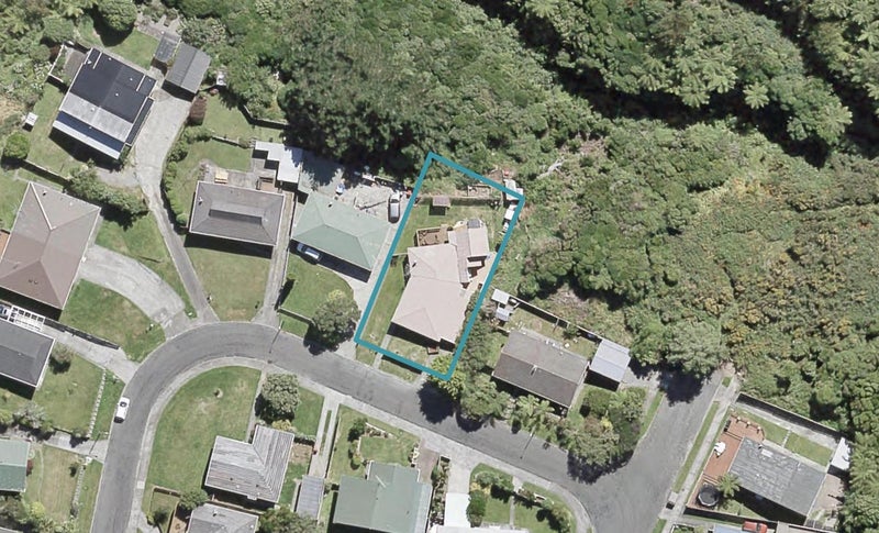 18 Otira Grove, Kelson, Lower Hutt - Carousel 1