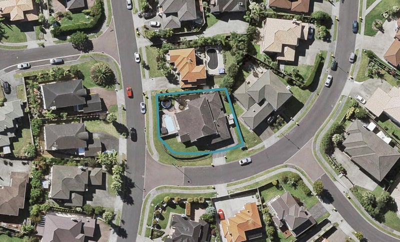 2 Rosses Place, Pinehill, Auckland - Carousel 1