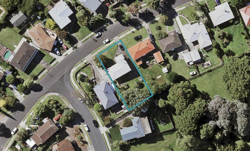 15 La Trobe Street, Pakuranga Heights, Auckland - Carousel 1