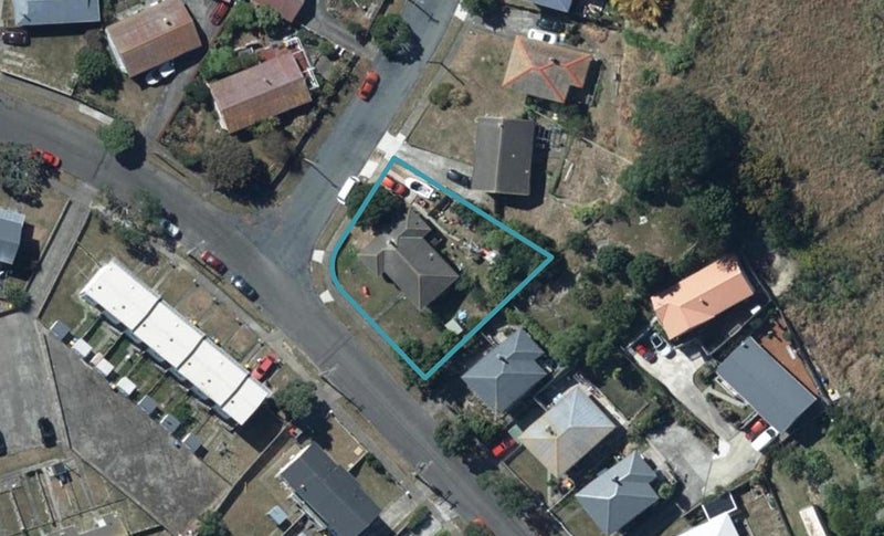 24 Owhiti Street, Titahi Bay, Porirua - Carousel 1