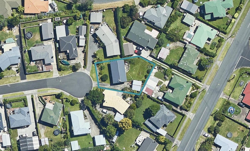36 Woodford Avenue, Brookfield, Tauranga - Carousel 1