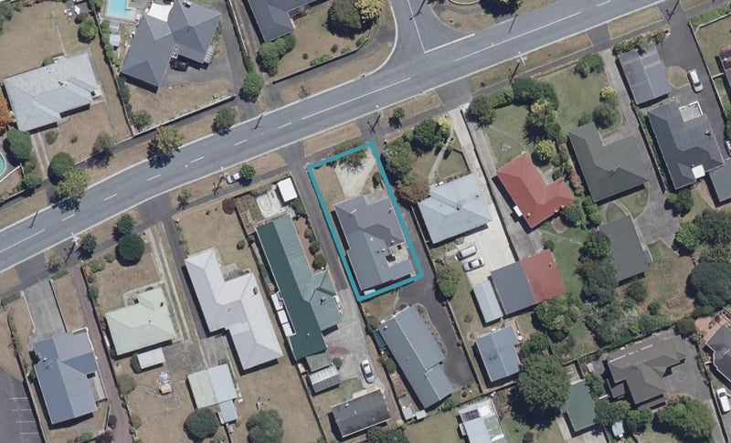 102 Mansel Avenue, Hillcrest, Hamilton - Carousel 1