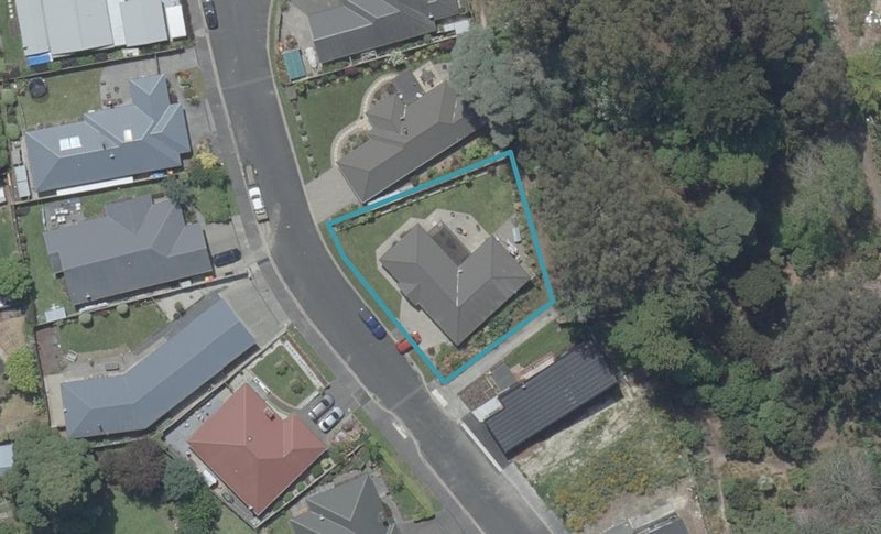 10 Saint James Place, Fairfield, Dunedin - Carousel 1