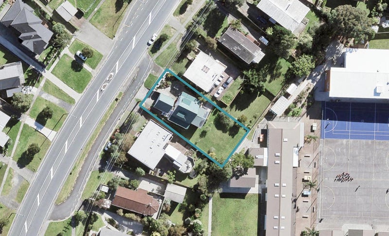 775 East Coast Road, Northcross, Auckland - Carousel 1
