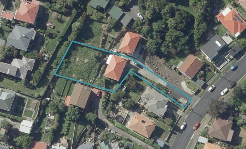 74 Oakwood Avenue, Maryhill, Dunedin - Carousel 1