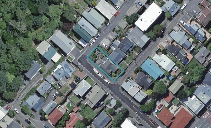 1 Barton Terrace, Thorndon, Wellington - Carousel 1