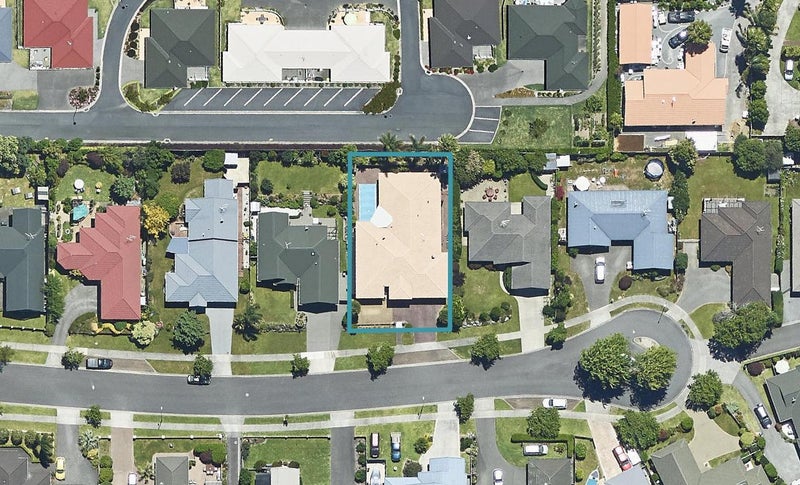 27 Manor Park Drive, Pyes Pa, Tauranga - Carousel 1
