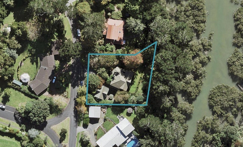 11 Kingfisher Grove, Greenhithe, Auckland - Carousel 1