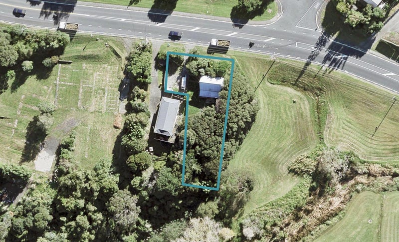 565 Whangaparaoa Road, Stanmore Bay, Whangaparaoa - Carousel 1