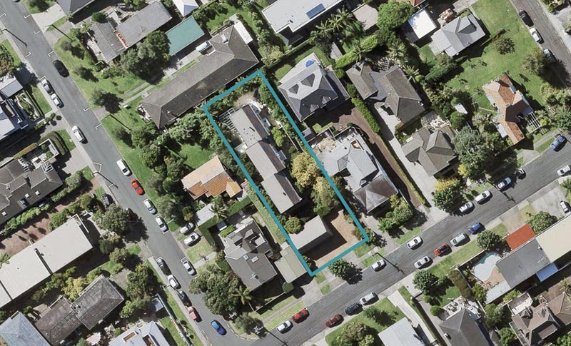 1/8 Rewiti Avenue, Takapuna, Auckland - Carousel 1