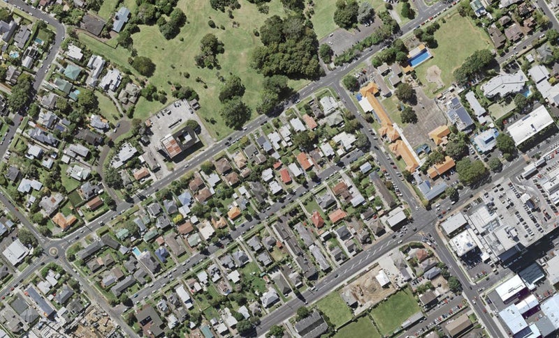 9D Lomond Street, Takapuna, Auckland - Carousel 1