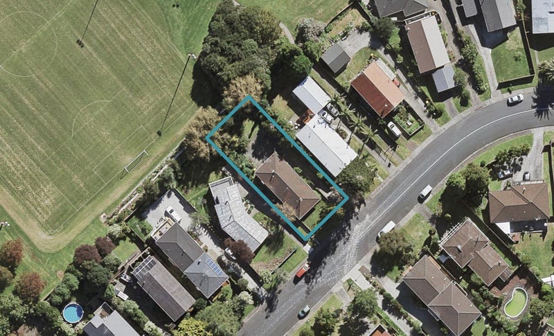 1/51 Velma Road, Hillcrest, Auckland - Carousel 1