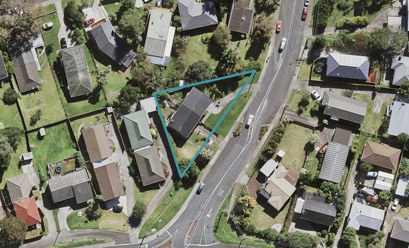 2/2 Ellice Road, Totara Vale, Auckland - Carousel 1