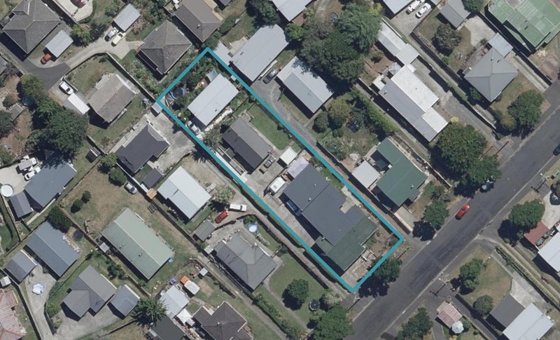 20 Huia Avenue, Forest Lake, Hamilton - Carousel 1