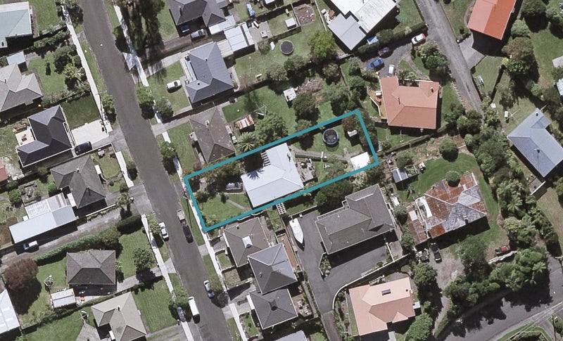 14 Budleigh Street, Frankleigh Park, New Plymouth - Carousel 1