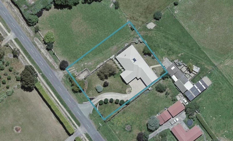 71 Oxford Street, Martinborough - Carousel 1
