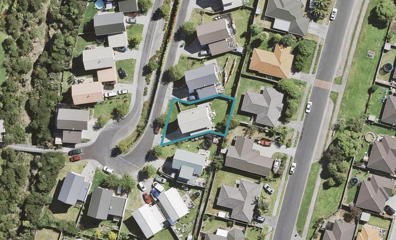 14 Pyramid Place, Glen Eden, Auckland - Carousel 1