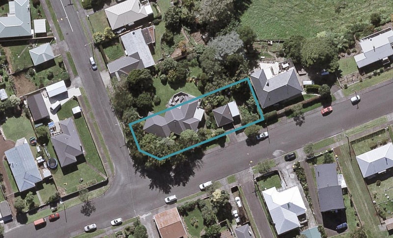 15 Cowling Road, Hurdon, New Plymouth - Carousel 1