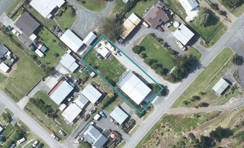 30 Lochiel Street, Māhia - Carousel 1