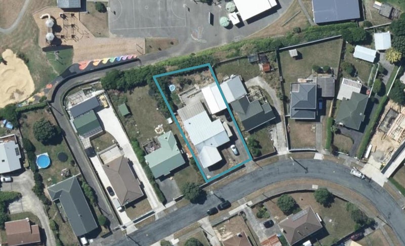 16 Opapa Street, Titahi Bay, Porirua - Carousel 1