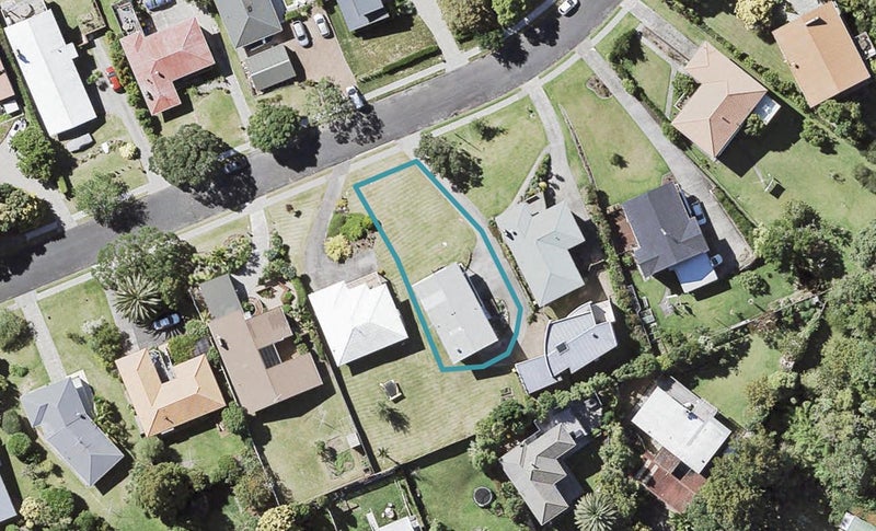 26 Mayfair Crescent, Mairangi Bay, Auckland - Carousel 1