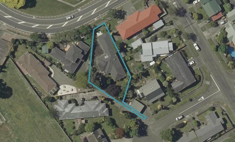 8 Huata Place, West End, Palmerston North - Carousel 1