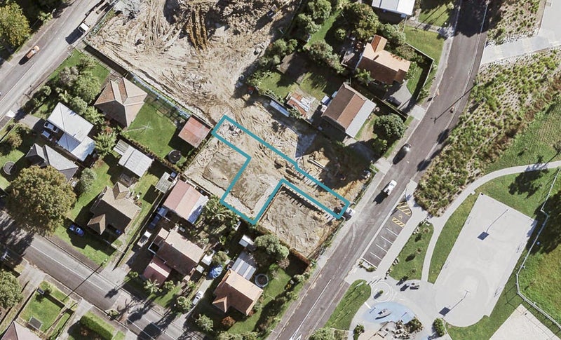 4B Waterbank Crescent, Waterview, Auckland - Carousel 1