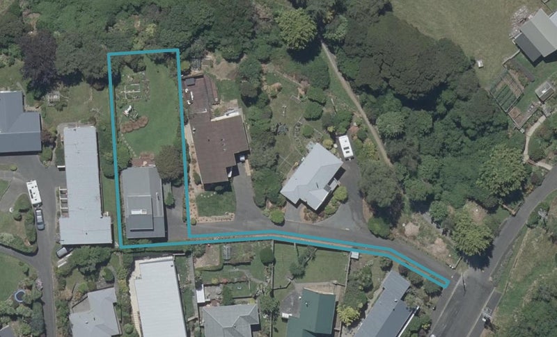 27 Honeystone Street, Helensburgh, Dunedin - Carousel 1
