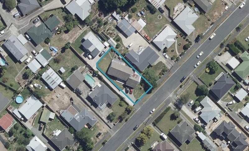 9 Greta Street, Glenview, Hamilton - Carousel 1