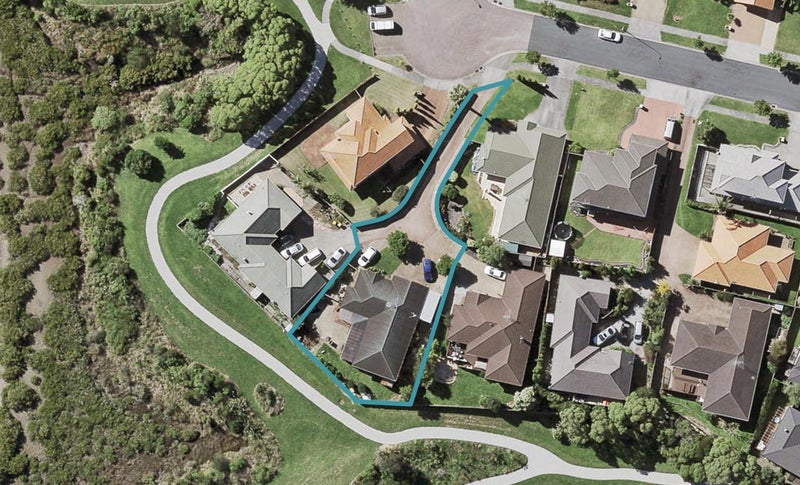 48 Corta Bella Place, Golflands, Auckland - Carousel 1