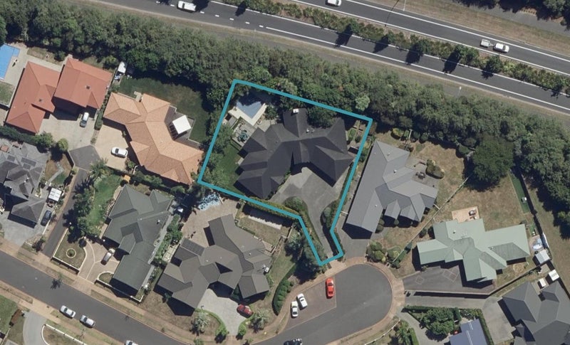 15 Raungawari Drive, Huntington, Hamilton - Carousel 1