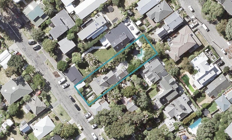 17 Nikau Street, Eastbourne, Lower Hutt - Carousel 1