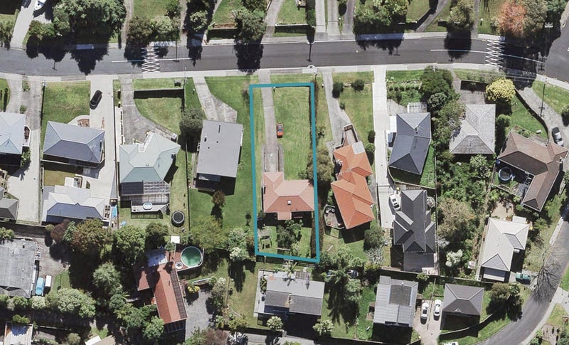 19 Divich Avenue, Te Atatu South, Auckland - Carousel 1