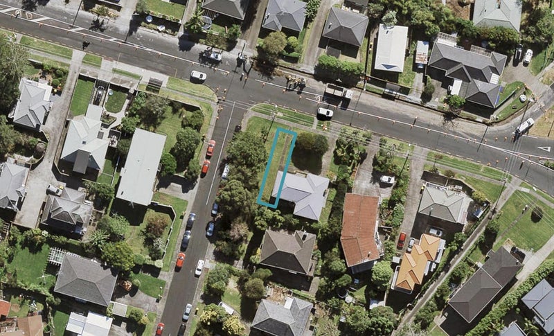 2B Fowler Street, Northcote, Auckland - Carousel 1