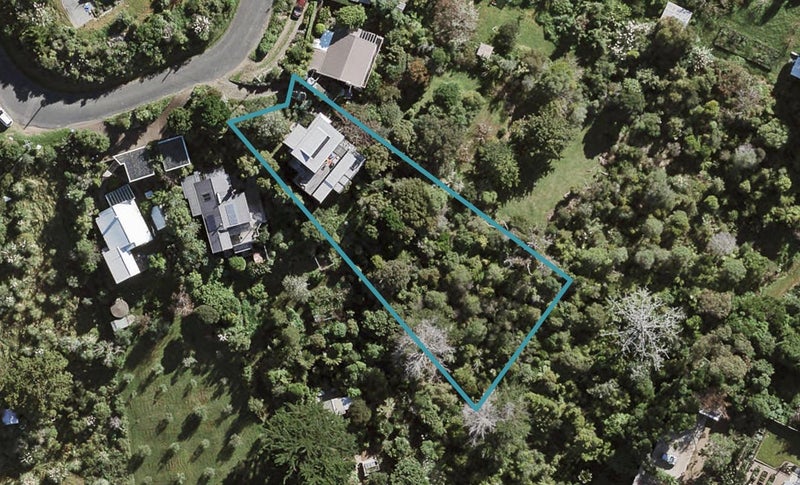 22 Tiri Road, Oneroa, Waiheke Island - Carousel 1