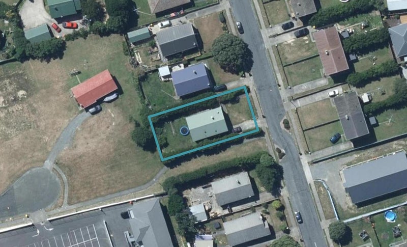 9 Loongana Street, Waitangirua, Porirua - Carousel 1