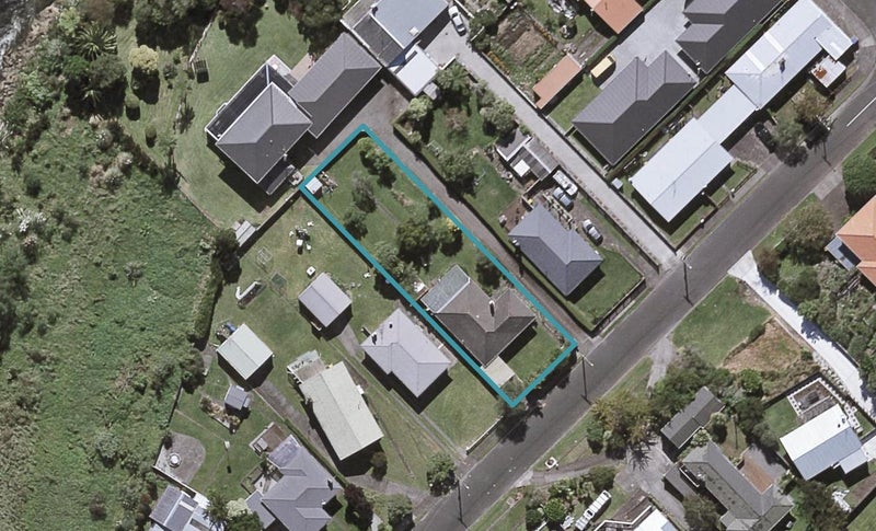 6 Gordon Street, Glen Avon, New Plymouth - Carousel 1