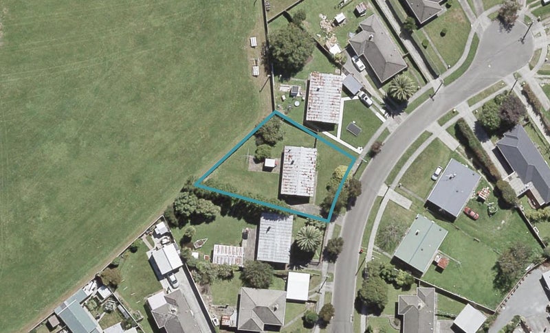 5 Kea Grove, Elderslea, Upper Hutt - Carousel 1