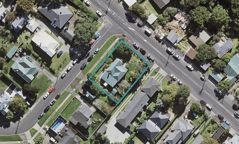 158 Hinemoa Street, Birkenhead, Auckland - Carousel 1