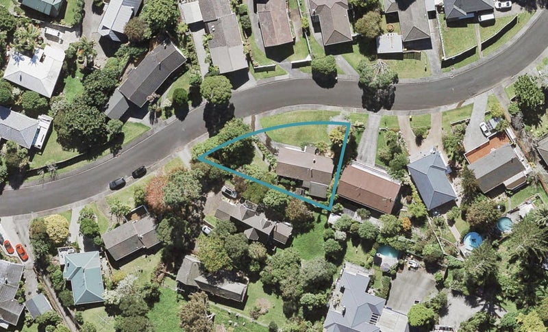 18 Lemnos Place, Titirangi, Auckland - Carousel 1