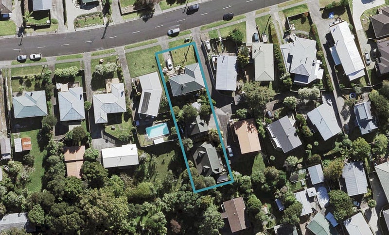 1/14 Seaview Road, Glenfield, Auckland - Carousel 1
