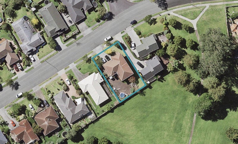 8 Summermist Drive, Northpark, Auckland - Carousel 1